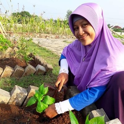 R3R3N14's profile picture. be a better person everyday, khoirunnaas anfauhum linnaas..sebaik2 manusia adalah yg bermanfaat utk org lain.