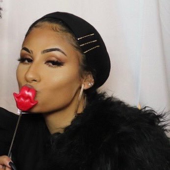 zvianela's profile picture. 🇩🇴🇮🇶