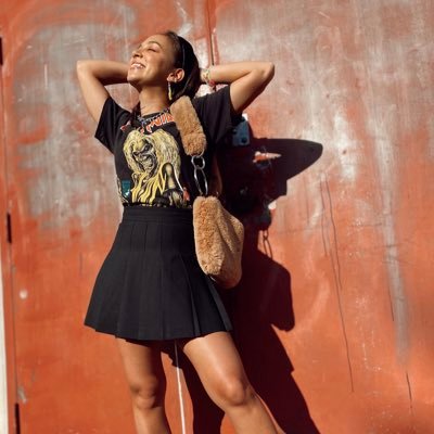 tinyintoronto's profile picture. tiny bag lady & lover of books, fashion + anything creative ✨ 💻: https://t.co/Ijw9nGzuhq 👇🏽 watch my latest YouTube video! (link below)