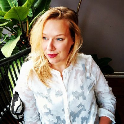 EvavdZee's profile picture. 