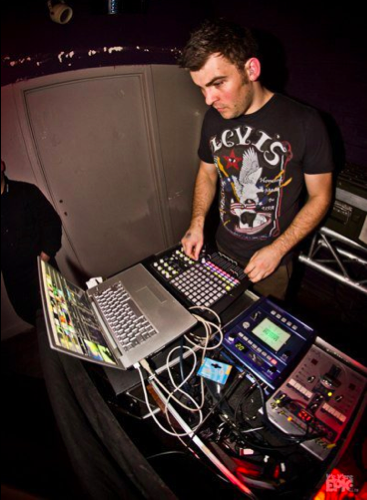 DAXX - Live Visuals & Creative Works // video-artist // BBQ fan and butcher in spé // Brussels // Travel addict