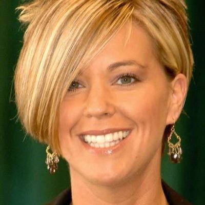 Mom of 2 ungrateful bitches 👩‍👦‍👦. I’m a recovering alcoholic 🍺. Recently divorced 💔. I have manic depression 🤞. I’m also openly catholic ✝️.