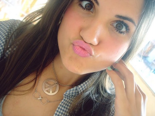 liviasayhello's profile picture. eu sou a livia *-* ooi HFDSUFHUF