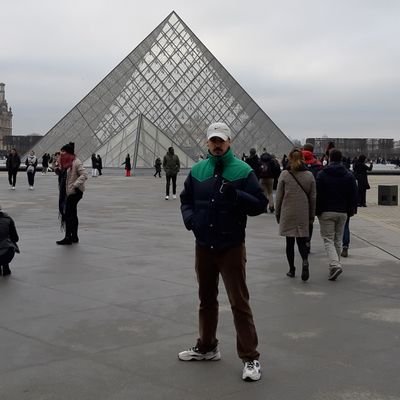 Telecom and Cybersecurity Engineer from Madrid.