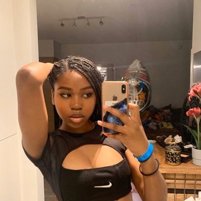 RielleDowns's profile picture. 