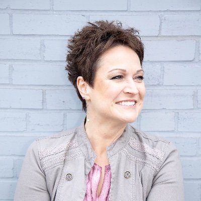 danellebrown's profile picture. CEO of Queen Bee Consulting, author, business coach, social media maven, marketing consultant and video marketing specialist.