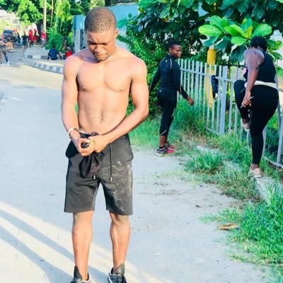 hillaryobinna10's profile picture. Male