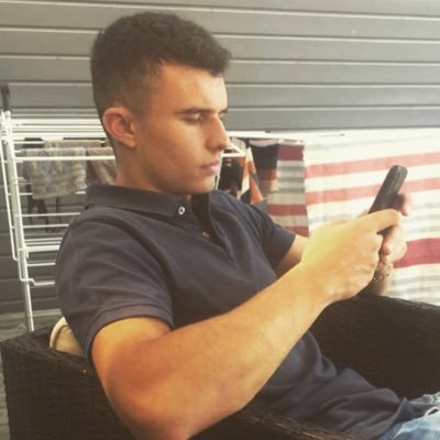 Math324's profile picture. 👻 mathieu324