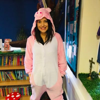 MrsCanningKS2's profile picture. Key Stage 2 teacher and children’s literature reviewer.