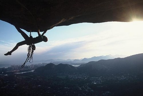 limpeza e recuperação de fachada, instalação de outdoor, construção civil, assessoria de segurança, apresentações e eventos, instrutor de alpinismo e escalada.