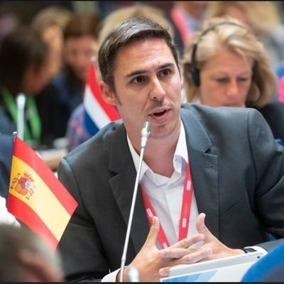 pepesimonm's profile picture. Profesor de filosofía. Almeriense en Ceuta. Guardameta de balonmano. Exdiputado socialista por Ceuta (XIII legislatura).