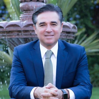 Pioneer on green economy in Mexico 🇲🇽 | Green businessman 🌍 | CEO @SES_Innova 💡| President of @CDEJ_AC 🌳| Writer, professor, and speaker on green economy📗