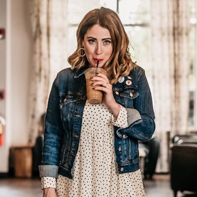 BloggerCourtney's profile picture. paralegal | ice coffee | racing | jph | #myMKlife 🎀