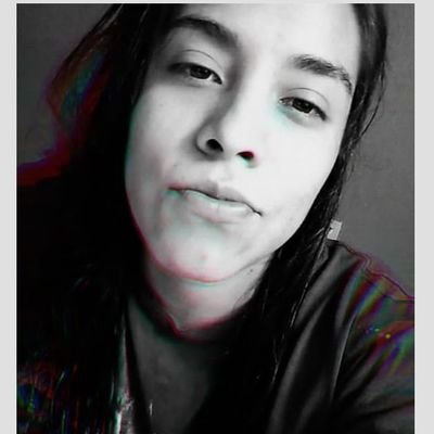 nallelobska's profile picture. 🌈👭🌈🦄
Existen dos tipos de libertad, la superficial, que la dá el dinero, y la espiritual, que la dá el amor. IvanGdp