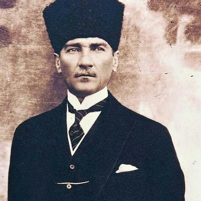 Y.müh. Mustafa Kemal Atatürk'ün izinde yürüyen bir eğitimci ,Misak-ı Milli sınırlarına bağlı ,tam bağımsız ,üniter, anti-emperyalist Türkiye diyen kişi.