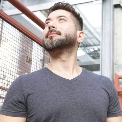Hipnólogo, há 4 anos ajudando pessoas através de tratamentos com Hipnose. Criador do Protocolo Hipnose Fitness e Sócio-fundador da TKO Comunicação 👊👊👊