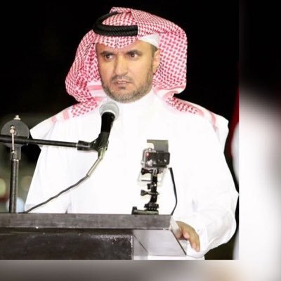 قلم أنا ، ومن الوريد مداده = من يقنع الأشجان ألا تنكأه .؟.#.يرنو إلى قمم المعالي شامخا = ويسطر البوح الرفيع لتقرأه .! ...........#أنا_هنا❤