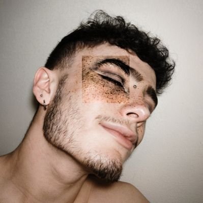 paullgrnd5's profile picture. J'suis encore là, pour l'instant, pendant que le monde lui, il se sauve.