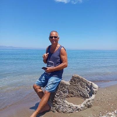 life for living,life for leisure,life for pleasure..
Gashead for life. Also an eater of meat. And also keep an eye on AZ Alkmaar . Now FC Copenhagen.