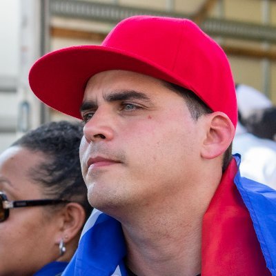 asensio_callol's profile picture. Hi! I'm a cuban, software engineer, songwriter and human being