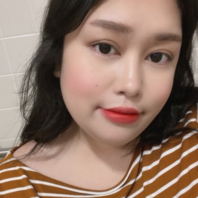 Perpetually confused 샤월, engaged wife-to-be 🌻