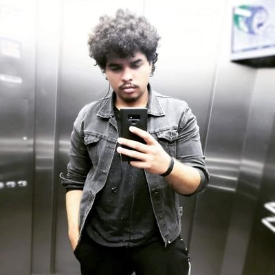 Gaymer de COD (sim, nós existimos). As vezes faço live na twitch e tenho um canalzinho no YouTube tmb 👉VarnionBR.