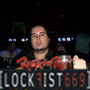 Nascido em 26/10/1978 Guitarrista das bandas ZUMBIS DO ESPAÇO e LOCKFIST 669, ex-Publicitário e atual Engenheiro. E vem mais pela frente ainda...