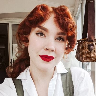 YouTuber | Cosplayer | Story-teller | Lover of history, folk music, and hobbits.