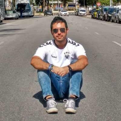 ▶️ Entrenador del Villacerrada Fútbol Sala Regional y en el staff técnico Selección Sub-19 Castilla-La Mancha 🇶🇦

▶️ Escribiendo en https://t.co/K4BYGHnJd4