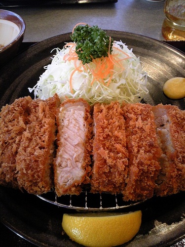 R20沿いにあるとんかつ専門店です。