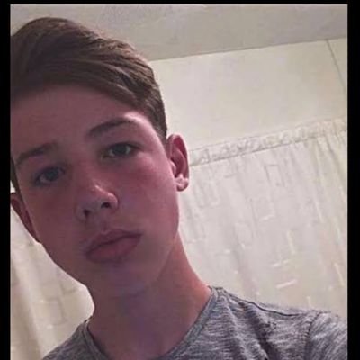 carlos09w's profile picture. 