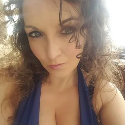 am lovely so kind easy going...single...text me ..234253-4400