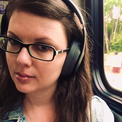 elle__desylva Profile Picture