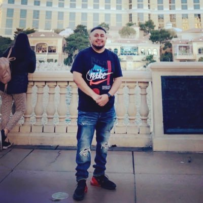 Rolando1321's profile picture. 