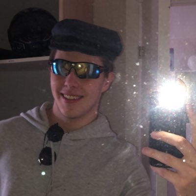ahrberg19's profile picture. fyller år samma dag som hitler