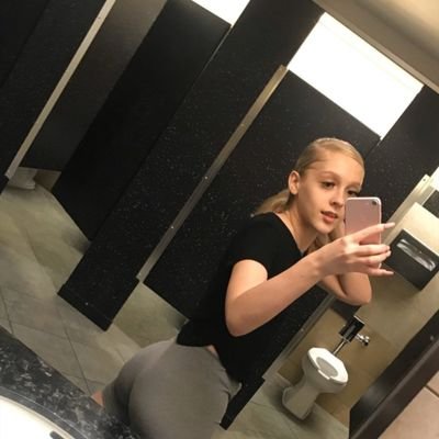 YoBihAnna01's profile picture. Seller