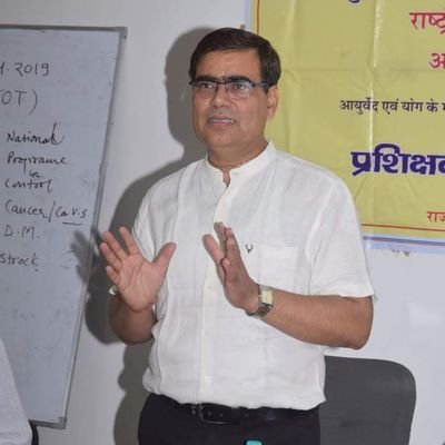 Dr. Manohar Pareek