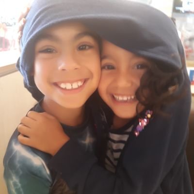 PhD en Epidemiología, apasionada por el basket y con dos hermosos hijos que son mi mayor felicidad.