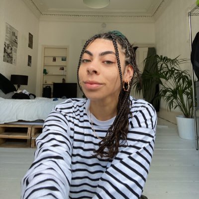 chelseacrichton's profile picture. 