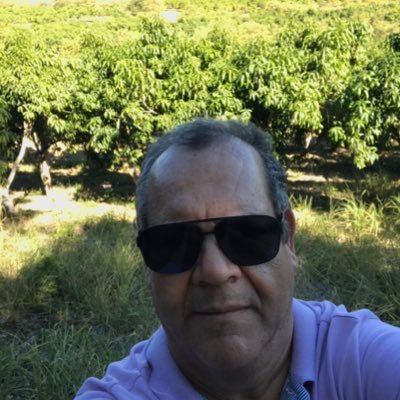 Nací en Metrópoli Creo en la familia Alumno rural, salesiano, marista y liberal Busco un México progresista, con oportunidades, con fé, esperanza y mucha paz!