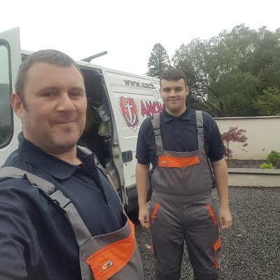 Scotland’s LONGEST serving HIGH performance exterior wall & roof coatings specialist 🏡#3rdGeneration
#FamilyRunBusiness 
Communications Admin @RoycesMummyZoe⚓