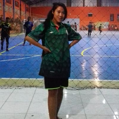 Hayuu_76's profile picture. Jangan ikuti saya, saya pun sedang tersesat .                                                Coffee 🖤 . Cah Alas !