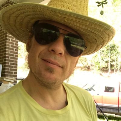 44.
Singer/songwriter
In Love &
Perpetually Looking for a Band.