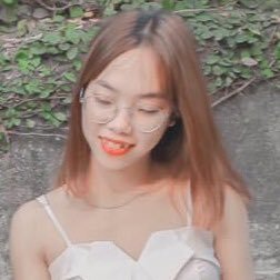 Blogger girl in Da Nang #Vietnam like all things , #fintech, #climate change, #society, #politics