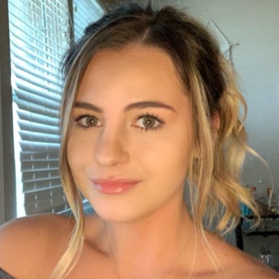 LysRom's profile picture. FGCU Alum / IG: @lys_rom