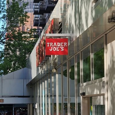 We're the TJs in MURRAY HILL queue status peeps! Not associated with TJ, just neighbourhood friends trying to help one another...