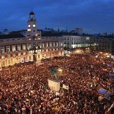 Soy de la pah terrassa
 afectada por la hipoteca y activista pah amo a la pah a tope💚💚💚