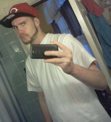 Bmon3y's profile picture. chill