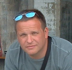 Arwyn1's profile picture. Married to Nicky.