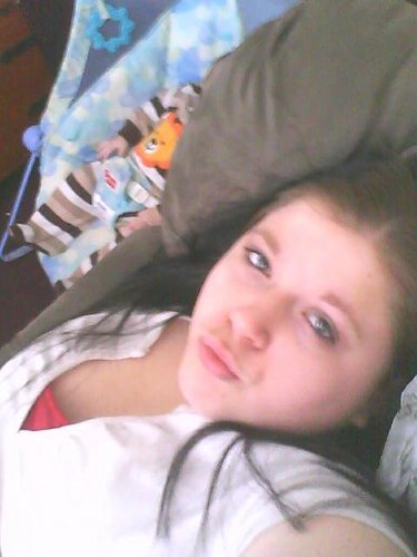 xashleynicolx's profile picture. name:ashley age:21 thingz 2 do: bowl, shoot pool, clubs, moviez, go out 2 eat, hangout with family n friendz. want 2 kno more jus inbox me